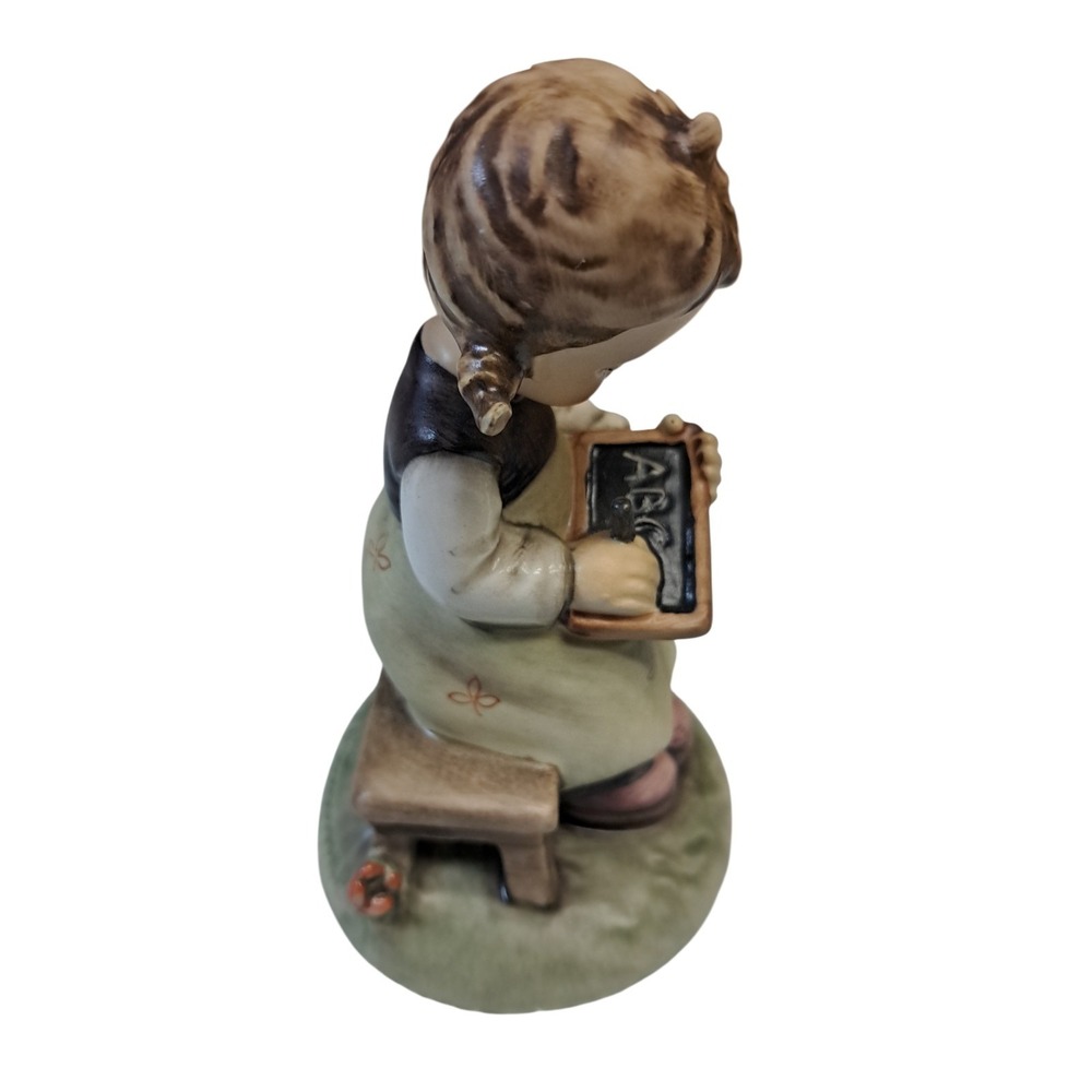 GOEBEL HUMMEL FIGURINE "BUSY STUDENT" #367 1963.GERMANY - Picture 4 of 5